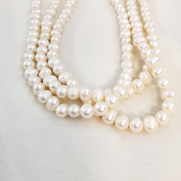 Pearls- Triple strand, baroque - Picture 2 of 4